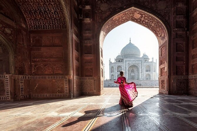 Jaipur to Agra Day Tour Including Taj Mahal and Fatehpur Sikri - Entering the Taj Mahal with guided context