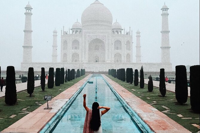 Jaipur to Agra Day Tour Including Taj Mahal and Fatehpur Sikri - The driver, guide, and small comforts that matter