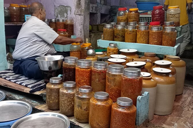 Jaipur@Twilight Guided Heritage City walk tour with Food Tasting - Tripolia Bazar and Thakur Uday Singh Ji Haveli: old mansion details with a colonial hint