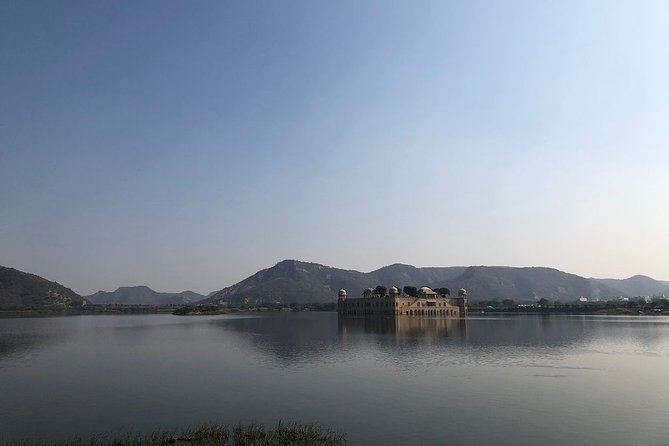 Majestic Jaipur Full-Day Private Guided Tour - Royal Gaitor Tumbas + Isarlat Tower: marble cenotaphs and city views
