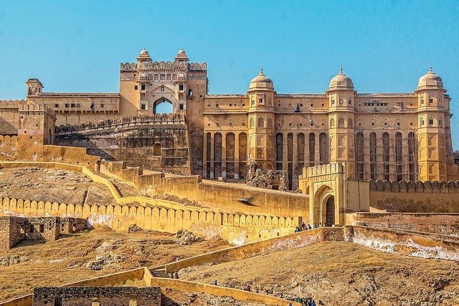 Private Cab for Full day Sightseeing in Jaipur - City Palace and Hawa Mahal: two icons, two very different vibes