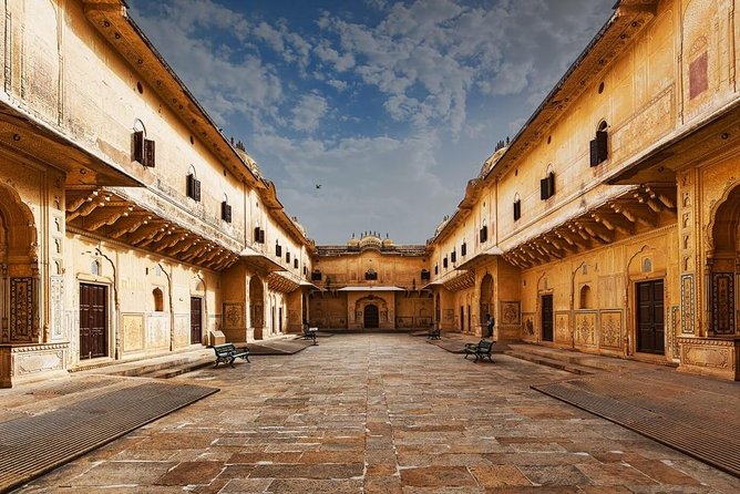 Private: Full Day Guided Jaipur City Tour - City Palace of Jaipur: Pink and Red Sandstone Power Center