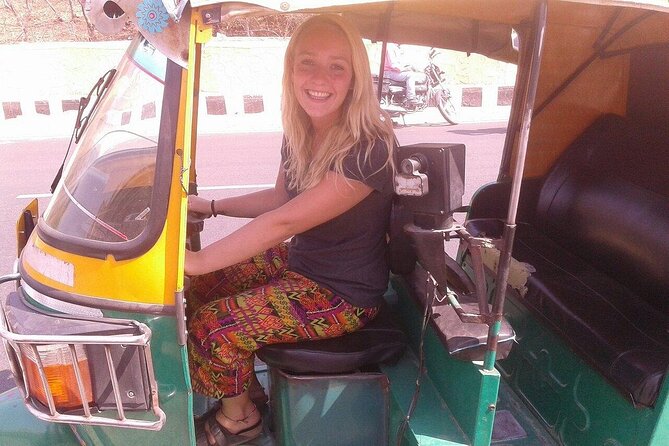 Private Full Day Jaipur Sightseeing Tour By Tuk Tuk - Stop 1 in Jaipur: setting your bearings before the sights