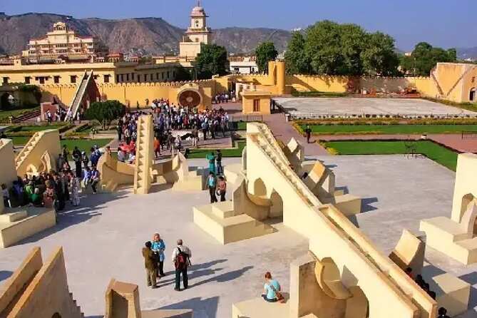 Private Jaipur City Tour by Tuk Tuk Or Car - Hawa Mahal: the Breeze Palace from street level