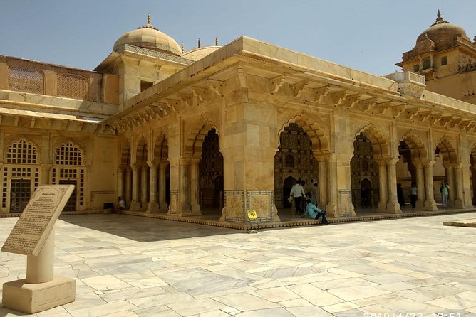 Private Jaipur Full One Day Tour In Pink City With Guide - Jantar Mantar: the science side of Jaipur