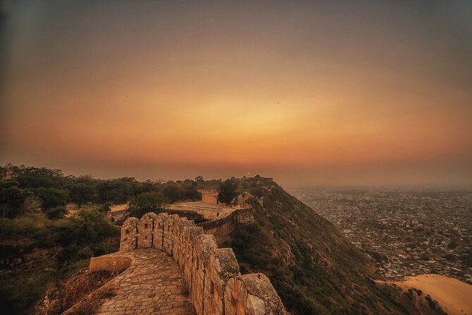Private Jaipur Night Tour with Nahargarh Sunset Views - Hawa Mahal After Dark and Albert Hall Museum’s Yellow Glow
