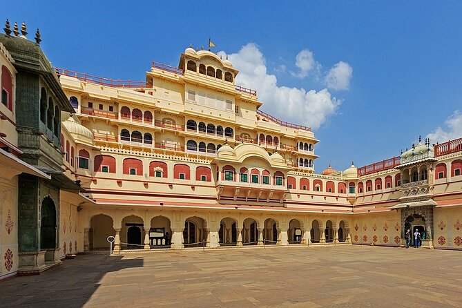 Private Jaipur Pink City Tour by Car & Driver with a Tour Guide - Amer: fort views, quick wandering, and bag sanity