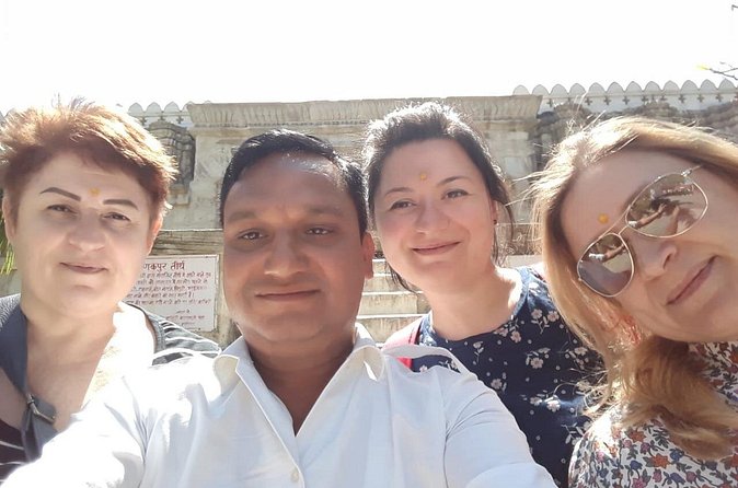 Private Jaipur sightseeing Tour by Car - All Inclusive - Hawa Mahal: Palace of Breeze, built for quick stops and good angles