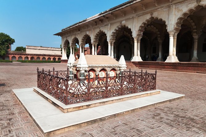Same Day Taj Mahal, Agra Fort & Baby Taj Tour from Jaipur by Car - Courtyard Agra lunch: what the meal stop can add (and when it’s included)