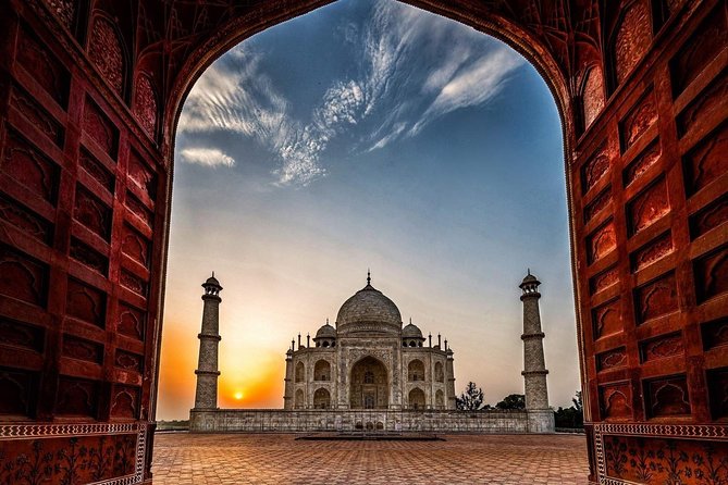 Skip The Line: Taj Mahal Tour From Jaipur With Drop At New Delhi - The human touch: guides, photos, and small perks that matter