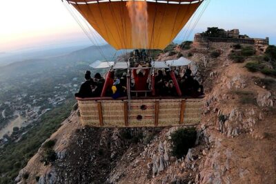 SkyWaltz Hot Air Balloon Safari - In the basket: what the 60-minute flight feels like (low, then high)
