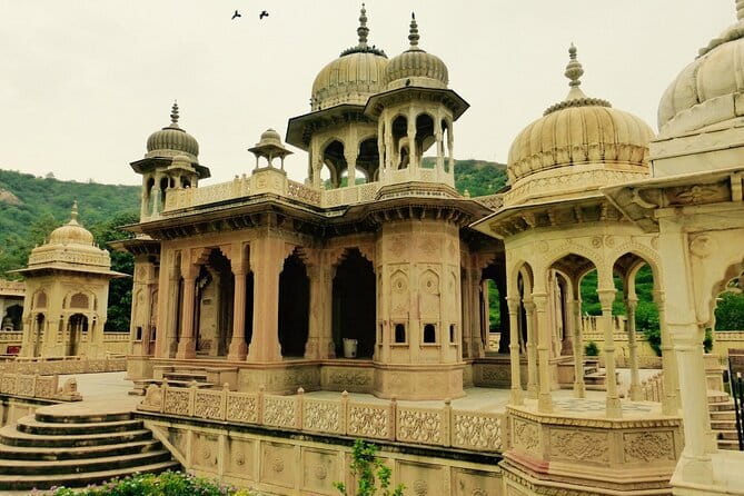 Travel Through the Streets of Jaipur by Tuktuk with a Local - Key reasons this tour is worth your attention