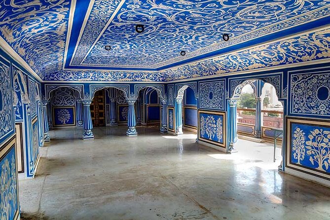 Ultimate Jaipur Tuk Tuk Tour with Pickup - City Palace of Jaipur: royal power plus real-world time